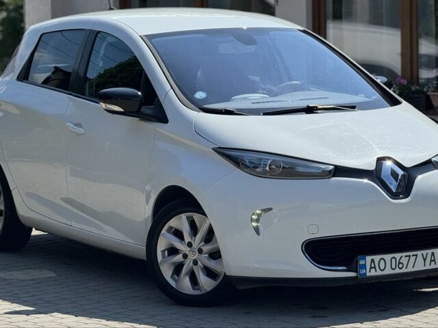 Белый Рено Зое, объемом двигателя 0 л и пробегом 160 тыс. км за 5650 $, фото 1 на Automoto.ua