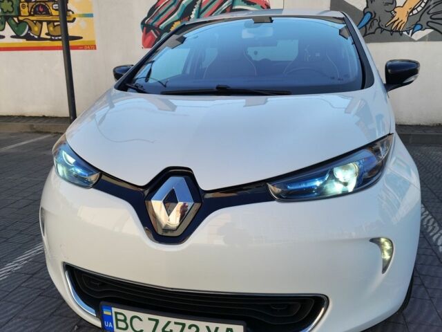 Білий Рено Зое, об'ємом двигуна 0 л та пробігом 158 тис. км за 9000 $, фото 1 на Automoto.ua
