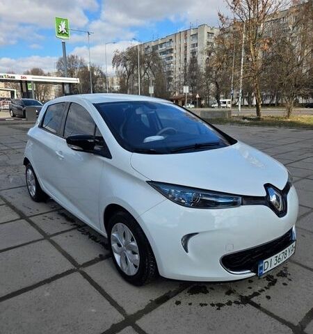 Белый Рено Зое, объемом двигателя 0 л и пробегом 58 тыс. км за 7300 $, фото 1 на Automoto.ua