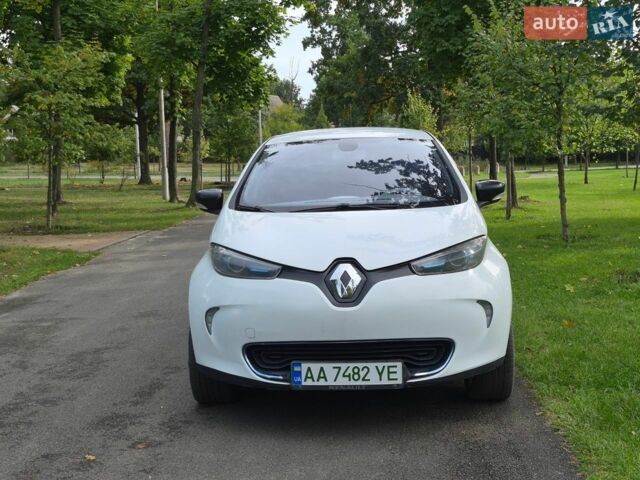 Білий Рено Зое, об'ємом двигуна 0 л та пробігом 168 тис. км за 5700 $, фото 1 на Automoto.ua