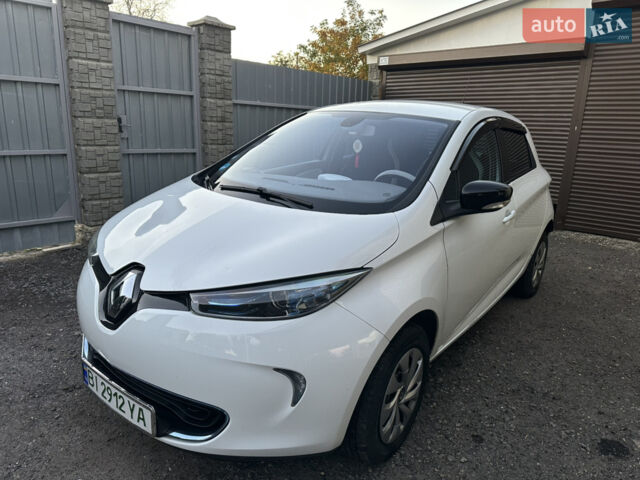 Белый Рено Зое, объемом двигателя 0 л и пробегом 41 тыс. км за 7400 $, фото 1 на Automoto.ua