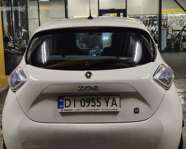Білий Рено Зое, об'ємом двигуна 0 л та пробігом 90 тис. км за 6000 $, фото 1 на Automoto.ua