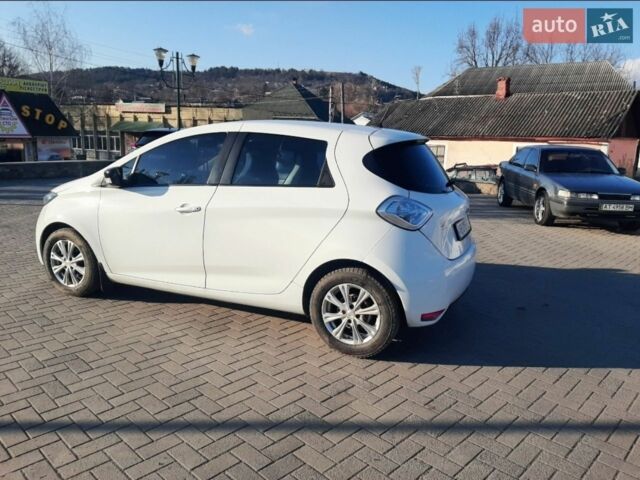 Белый Рено Зое, объемом двигателя 0 л и пробегом 153 тыс. км за 6400 $, фото 1 на Automoto.ua