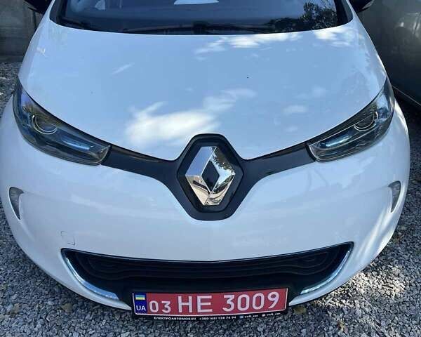 Белый Рено Зое, объемом двигателя 0 л и пробегом 146 тыс. км за 6200 $, фото 1 на Automoto.ua
