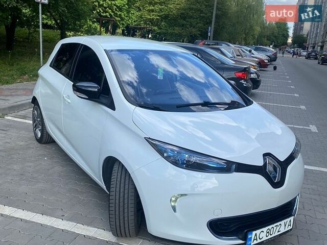 Белый Рено Зое, объемом двигателя 0 л и пробегом 125 тыс. км за 6700 $, фото 1 на Automoto.ua
