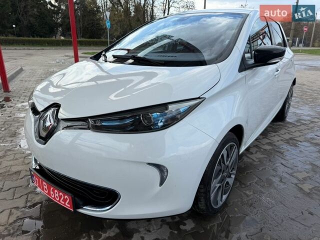 Белый Рено Зое, объемом двигателя 0 л и пробегом 130 тыс. км за 7900 $, фото 1 на Automoto.ua