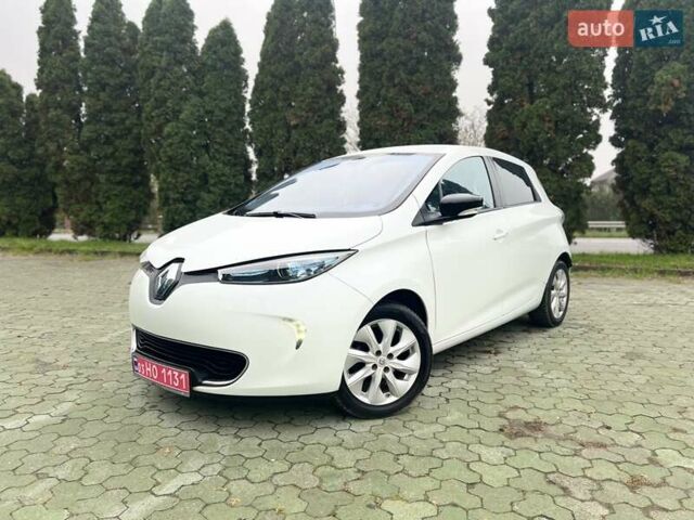 Белый Рено Зое, объемом двигателя 0 л и пробегом 103 тыс. км за 6799 $, фото 1 на Automoto.ua