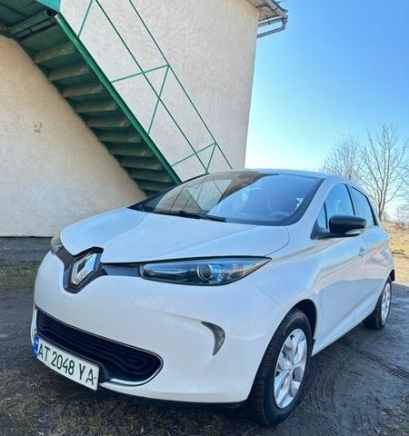 Білий Рено Зое, об'ємом двигуна 0 л та пробігом 108 тис. км за 5570 $, фото 1 на Automoto.ua