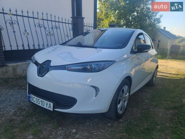 Белый Рено Зое, объемом двигателя 0 л и пробегом 151 тыс. км за 6700 $, фото 1 на Automoto.ua