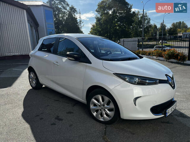 Белый Рено Зое, объемом двигателя 0 л и пробегом 123 тыс. км за 6850 $, фото 1 на Automoto.ua