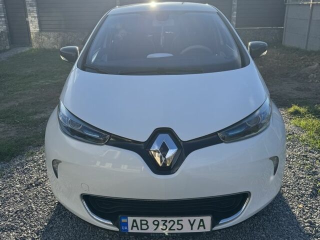 Рено Зое 2014 в Виннице на Automoto.ua Белый Рено Зое, объемом двигателя 0 л и пробегом 166 тыс. км за 6000 $, фото 1 на Automoto.ua