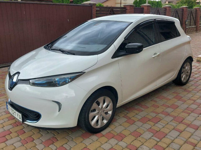 Белый Рено Зое, объемом двигателя 0 л и пробегом 96 тыс. км за 6700 $, фото 1 на Automoto.ua