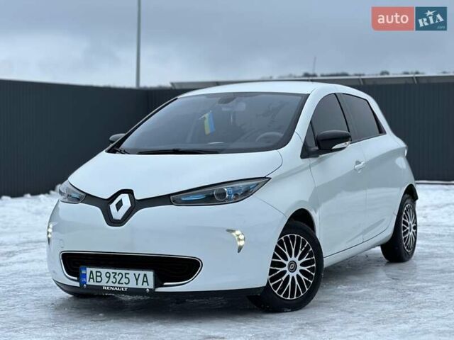 Белый Рено Зое, объемом двигателя 0 л и пробегом 168 тыс. км за 6199 $, фото 1 на Automoto.ua