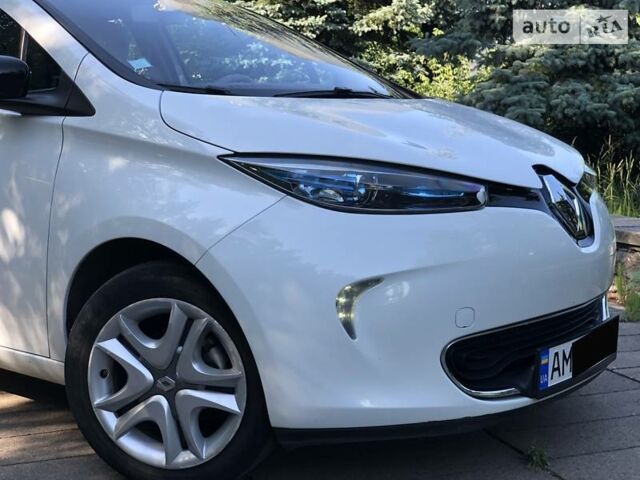 Білий Рено Зое, об'ємом двигуна 0 л та пробігом 36 тис. км за 11900 $, фото 1 на Automoto.ua