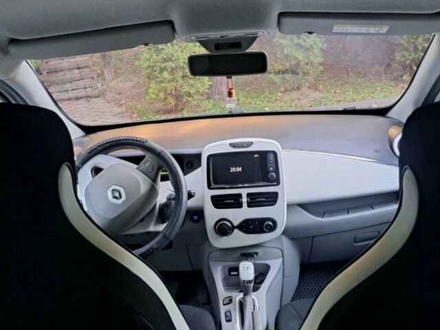 Белый Рено Зое, объемом двигателя 0 л и пробегом 96 тыс. км за 6500 $, фото 1 на Automoto.ua