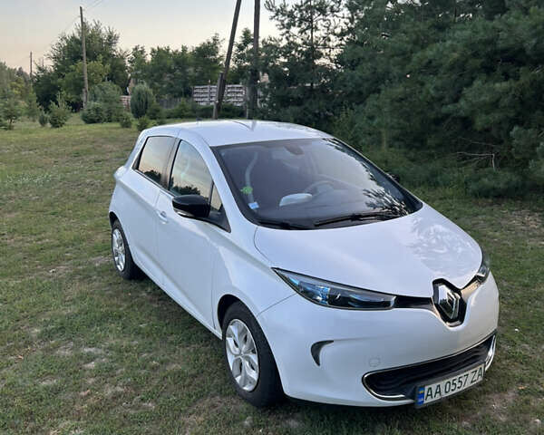 Білий Рено Зое, об'ємом двигуна 0 л та пробігом 123 тис. км за 5400 $, фото 1 на Automoto.ua