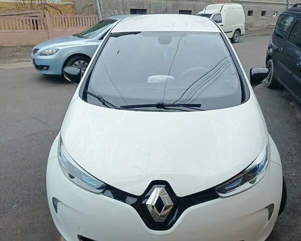 Білий Рено Зое, об'ємом двигуна 0 л та пробігом 133 тис. км за 6000 $, фото 1 на Automoto.ua