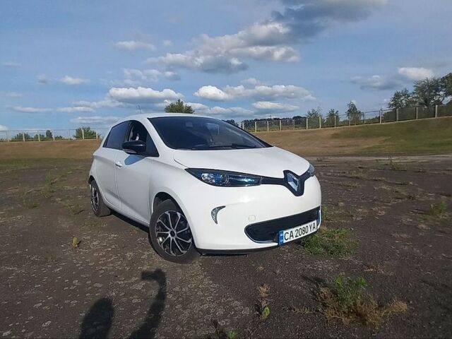 Білий Рено Зое, об'ємом двигуна 0 л та пробігом 87 тис. км за 6200 $, фото 1 на Automoto.ua