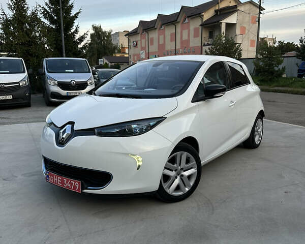 Белый Рено Зое, объемом двигателя 0 л и пробегом 75 тыс. км за 6700 $, фото 1 на Automoto.ua