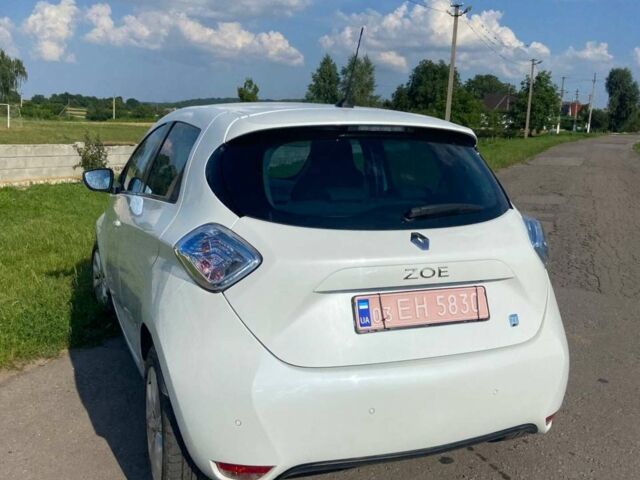 Белый Рено Зое, объемом двигателя 0 л и пробегом 116 тыс. км за 6700 $, фото 1 на Automoto.ua