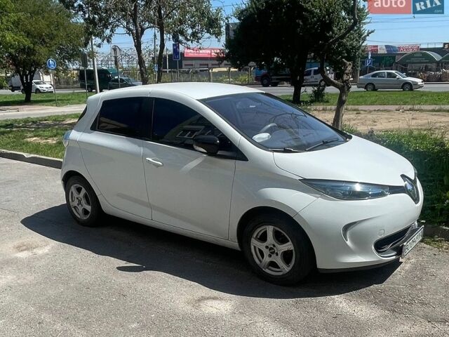 Белый Рено Зое, объемом двигателя 0 л и пробегом 94 тыс. км за 6555 $, фото 1 на Automoto.ua