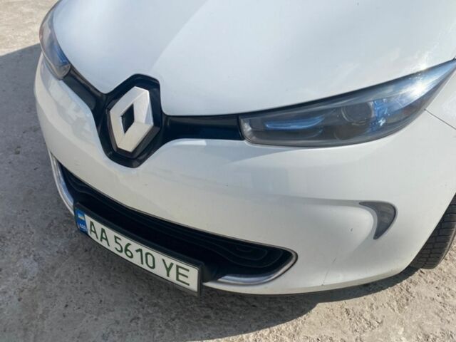 Белый Рено Зое, объемом двигателя 0 л и пробегом 80 тыс. км за 6999 $, фото 1 на Automoto.ua