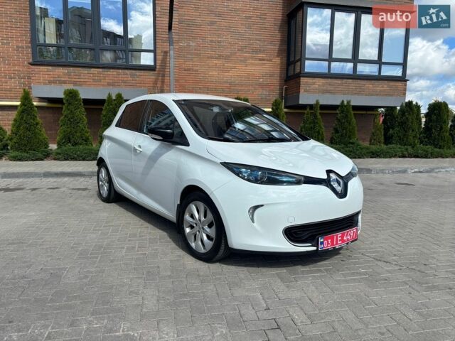 Белый Рено Зое, объемом двигателя 0 л и пробегом 180 тыс. км за 6899 $, фото 1 на Automoto.ua
