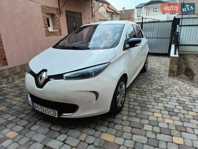 Білий Рено Зое, об'ємом двигуна 0 л та пробігом 165 тис. км за 5200 $, фото 1 на Automoto.ua