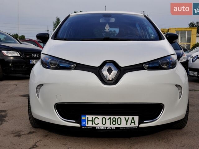 Белый Рено Зое, объемом двигателя 0 л и пробегом 98 тыс. км за 7400 $, фото 1 на Automoto.ua