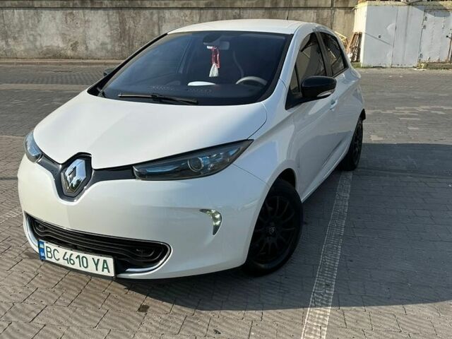 Белый Рено Зое, объемом двигателя 0 л и пробегом 136 тыс. км за 6800 $, фото 1 на Automoto.ua