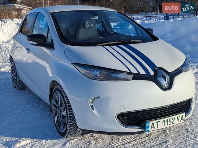 Белый Рено Зое, объемом двигателя 0 л и пробегом 86 тыс. км за 6900 $, фото 1 на Automoto.ua