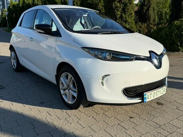 Белый Рено Зое, объемом двигателя 0 л и пробегом 122 тыс. км за 6500 $, фото 1 на Automoto.ua