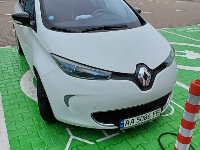 Белый Рено Зое, объемом двигателя 0 л и пробегом 177 тыс. км за 6700 $, фото 1 на Automoto.ua