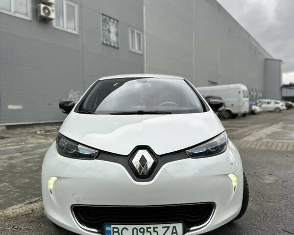 Белый Рено Зое, объемом двигателя 0 л и пробегом 115 тыс. км за 7300 $, фото 1 на Automoto.ua