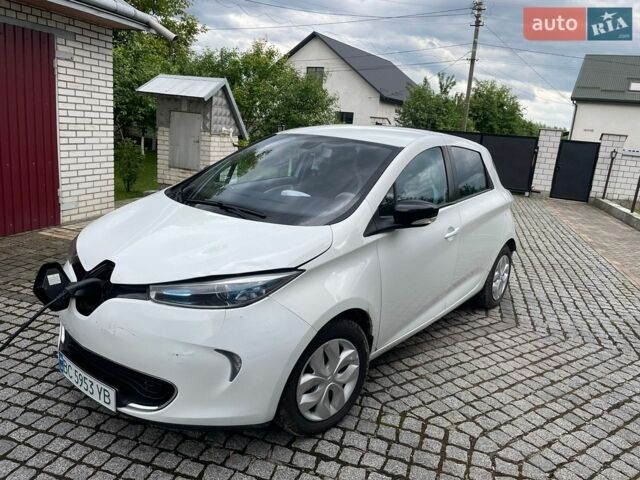 Белый Рено Зое, объемом двигателя 0 л и пробегом 140 тыс. км за 5400 $, фото 1 на Automoto.ua