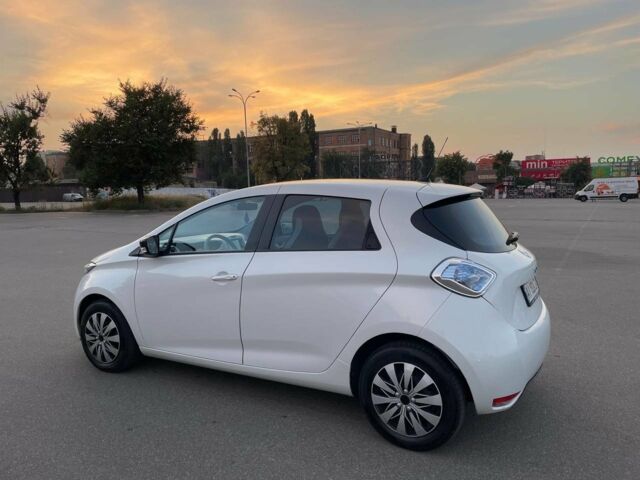 Білий Рено Зое, об'ємом двигуна 0 л та пробігом 84 тис. км за 8900 $, фото 1 на Automoto.ua