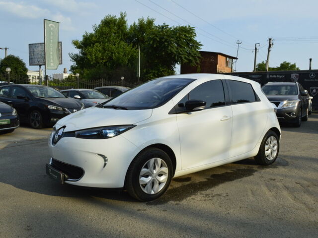 Белый Рено Зое, объемом двигателя 0 л и пробегом 110 тыс. км за 9500 $, фото 1 на Automoto.ua