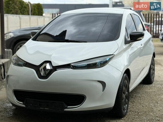 Белый Рено Зое, объемом двигателя 0 л и пробегом 93 тыс. км за 6900 $, фото 1 на Automoto.ua