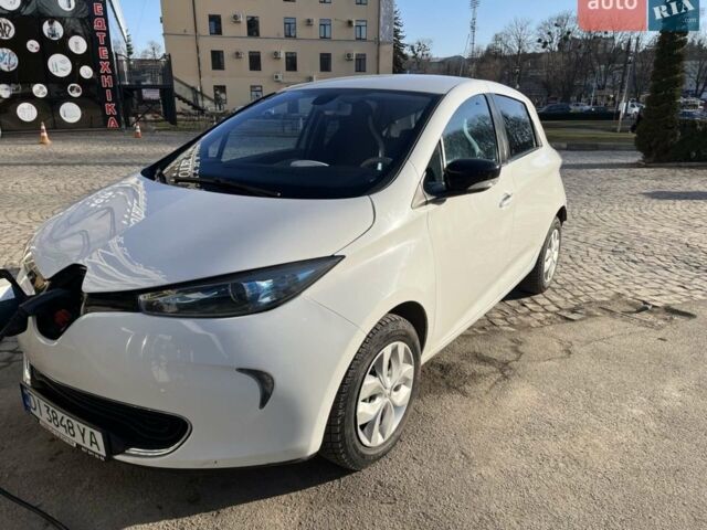 Белый Рено Зое, объемом двигателя 0 л и пробегом 144 тыс. км за 7500 $, фото 1 на Automoto.ua