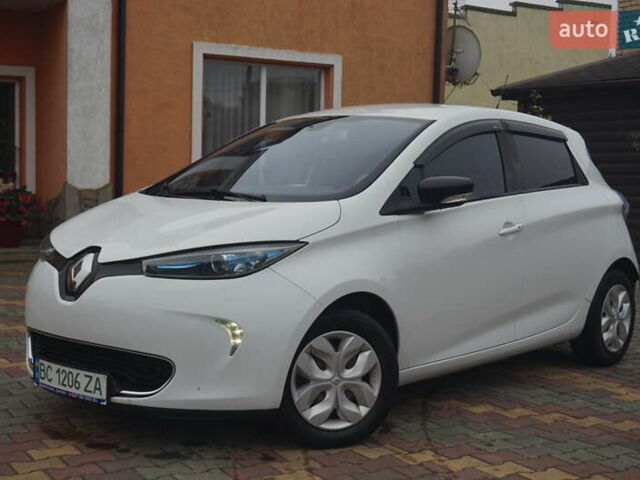 Белый Рено Зое, объемом двигателя 0 л и пробегом 102 тыс. км за 6777 $, фото 1 на Automoto.ua