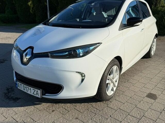 Белый Рено Зое, объемом двигателя 0 л и пробегом 122 тыс. км за 6400 $, фото 1 на Automoto.ua