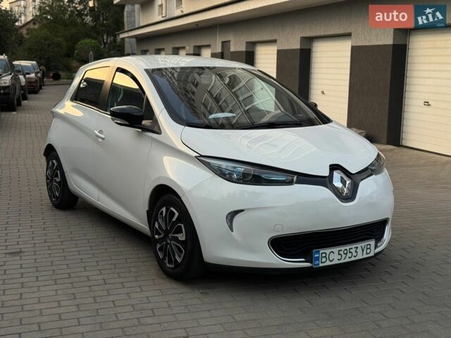 Белый Рено Зое, объемом двигателя 0 л и пробегом 180 тыс. км за 5900 $, фото 1 на Automoto.ua