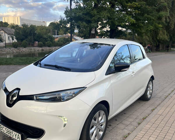 Білий Рено Зое, об'ємом двигуна 0 л та пробігом 98 тис. км за 7200 $, фото 1 на Automoto.ua