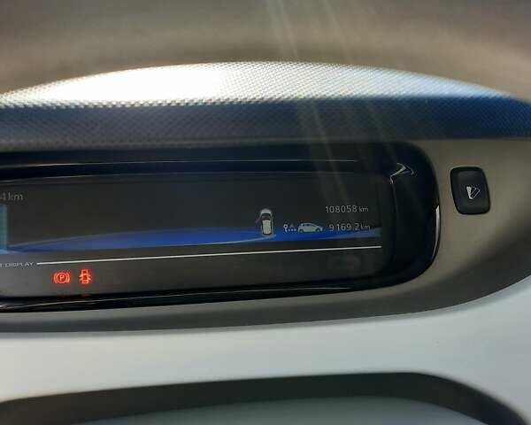 Білий Рено Зое, об'ємом двигуна 0 л та пробігом 108 тис. км за 7800 $, фото 1 на Automoto.ua