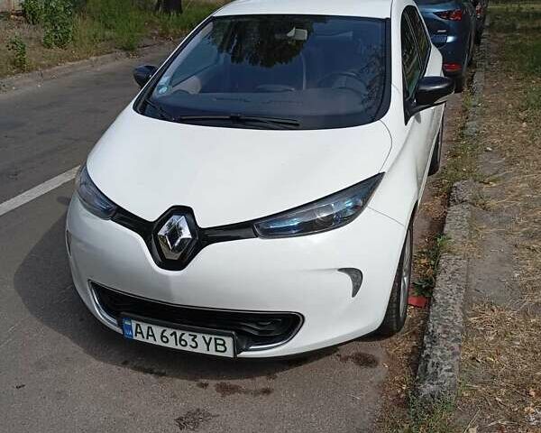 Білий Рено Зое, об'ємом двигуна 0 л та пробігом 180 тис. км за 6500 $, фото 1 на Automoto.ua