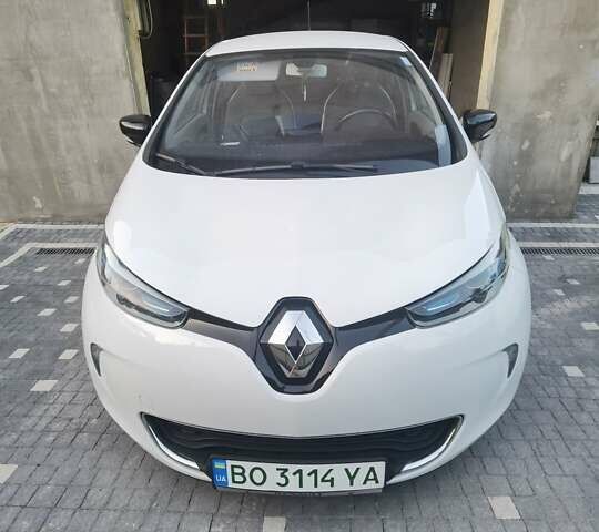 Білий Рено Зое, об'ємом двигуна 0 л та пробігом 131 тис. км за 6300 $, фото 1 на Automoto.ua