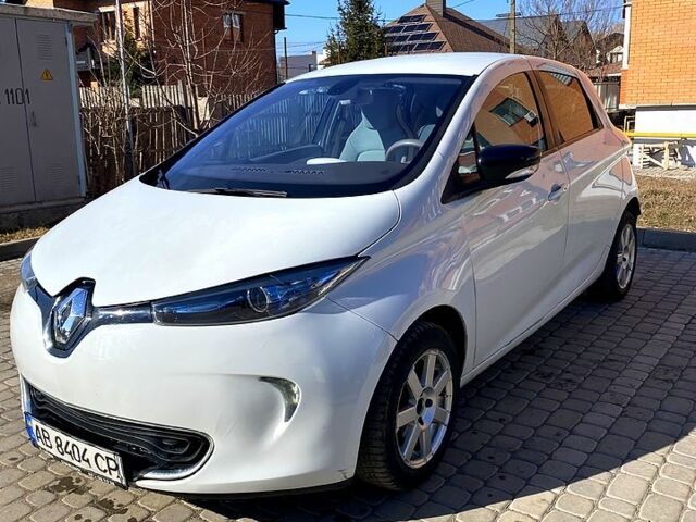 Белый Рено Зое, объемом двигателя 65 л и пробегом 232 тыс. км за 5699 $, фото 1 на Automoto.ua