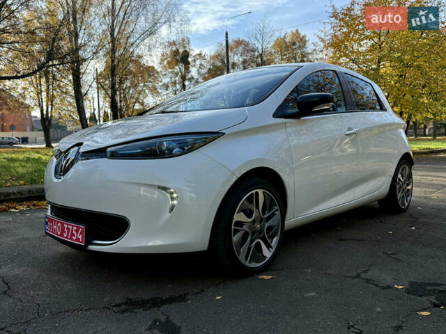 Білий Рено Зое, об'ємом двигуна 0 л та пробігом 68 тис. км за 6976 $, фото 1 на Automoto.ua