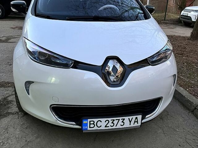 Белый Рено Зое, объемом двигателя 68 л и пробегом 140 тыс. км за 6800 $, фото 1 на Automoto.ua