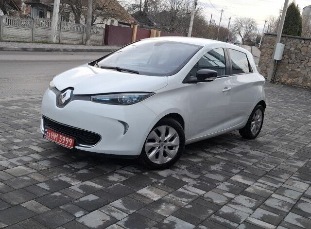 Белый Рено Зое, объемом двигателя 0 л и пробегом 106 тыс. км за 6300 $, фото 1 на Automoto.ua